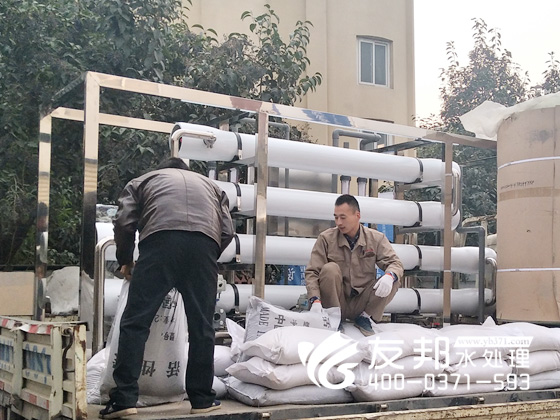 輝龍鋁業(yè)5噸純凈水設備6.jpg